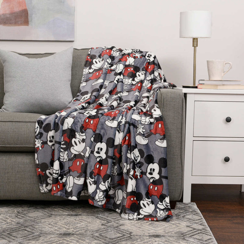 Disney - Plush Throw 50" x 60"